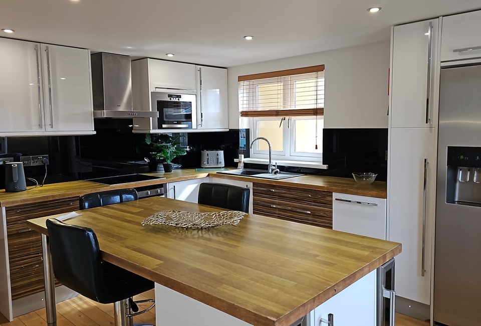 Vineyard Vale Hot Tub House